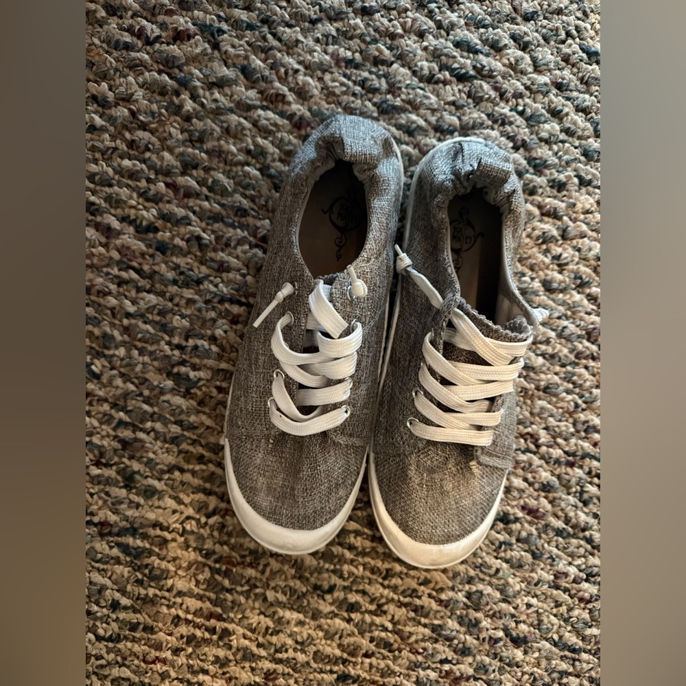 Gray Casual Sneakers with White Laces